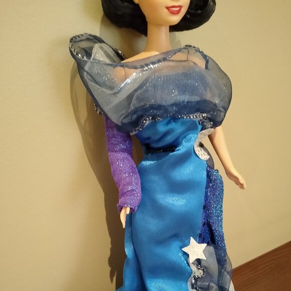 1997 Disney Snow White 60th Anniversary Doll - re-dressed - Picture 4 of 5